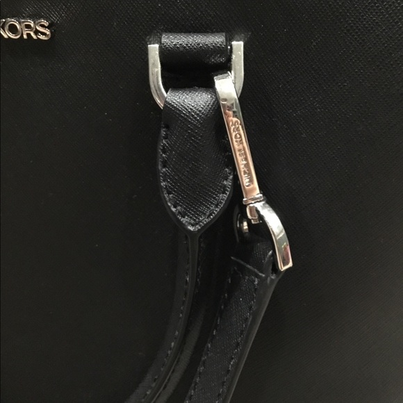 Michael Kors black handbag - Picture 5 of 10